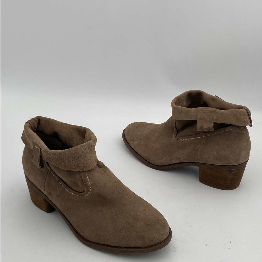 Carlos Santana Taupe Ankle Booties women 9 suede casual office retro festival